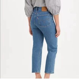 Levi's Wedgie Straight Button Fly Cropped Jeans size 32